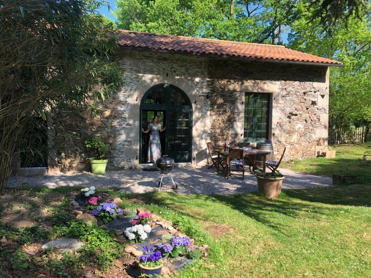 Chateau De La Preuille Gites Montaigu-Vendee Exterior foto