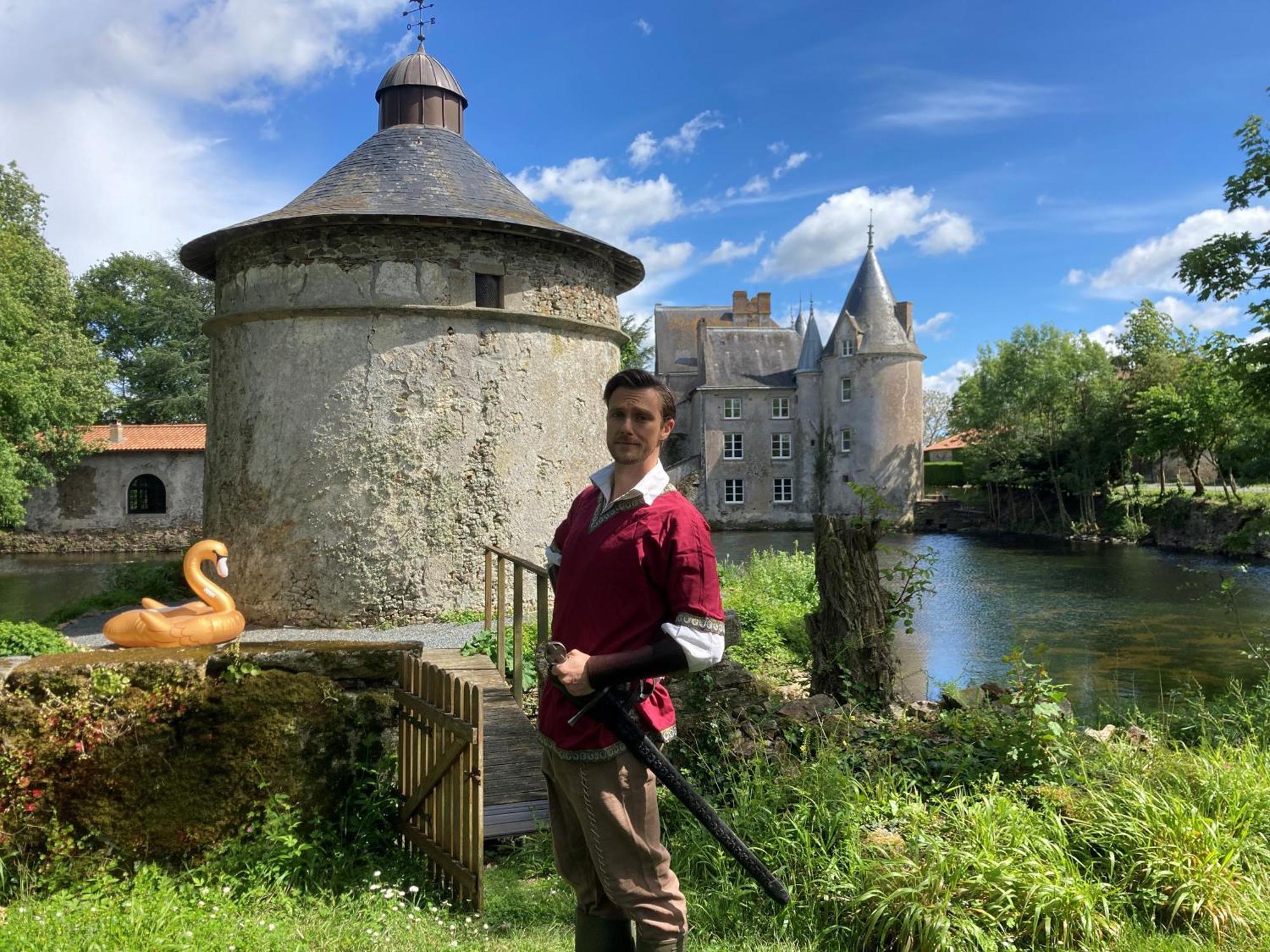 Chateau De La Preuille Gites Montaigu-Vendee Exterior foto